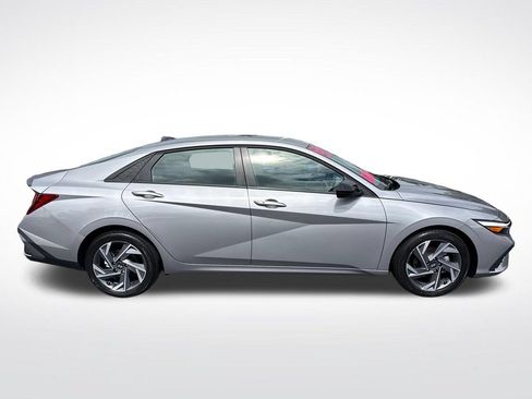 Used 2025 Hyundai Elantra Sport FWD image 6
