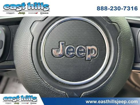 Used 2022 Jeep Gladiator Sport AWD/4WD image 24