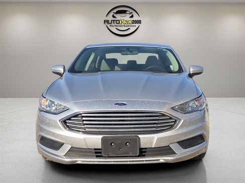 Used 2018 Ford Fusion S image 2