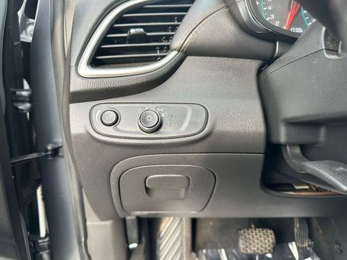 Used 2019 Chevrolet Trax LT w/ LT Convenience Package image 59