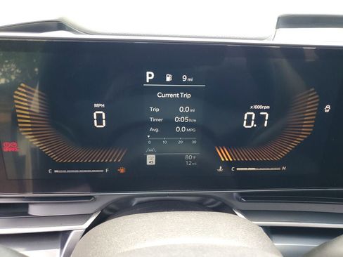 New 2026 Kia Carnival FWD image 13