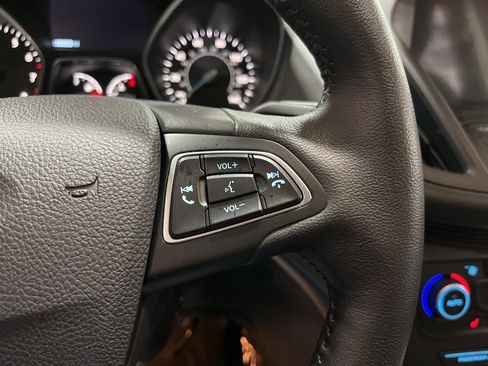 Used 2019 Ford Escape SEL image 23