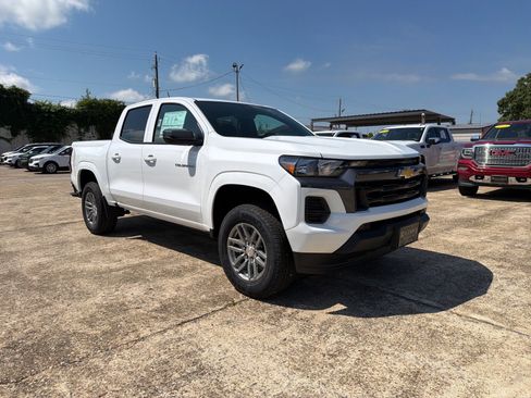 New 2026 Chevrolet Colorado LT RWD image 2