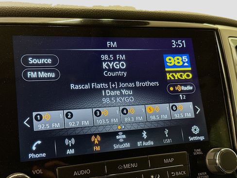 Used 2020 Nissan Titan SV w/ SV Convenience Package image 21