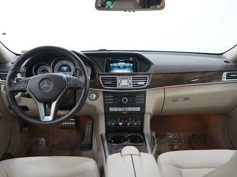 Used 2016 Mercedes-Benz E 350 4MATIC Wagon w/ Premium Package image 16