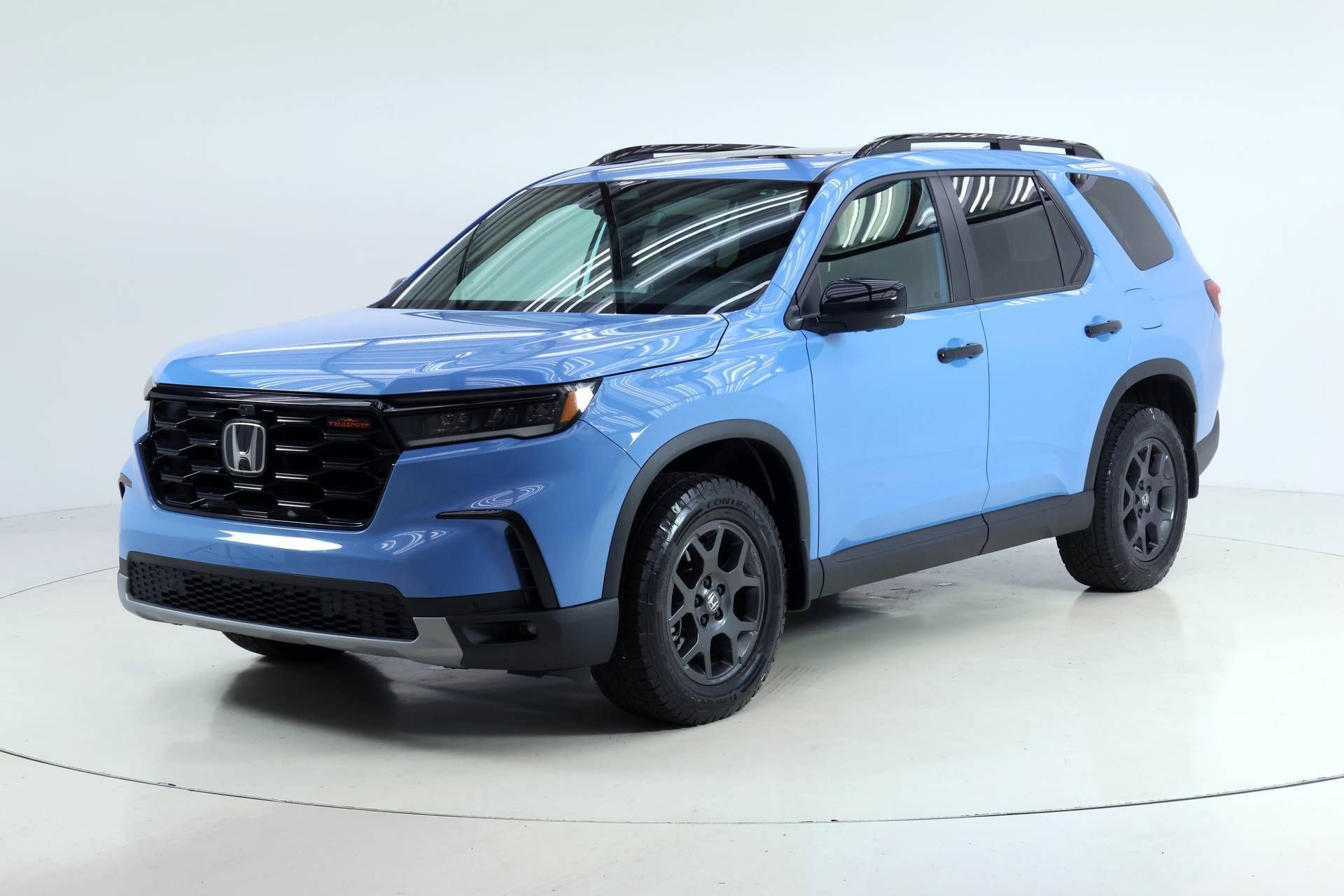 Certified 2025 Honda Pilot TrailSport image 1