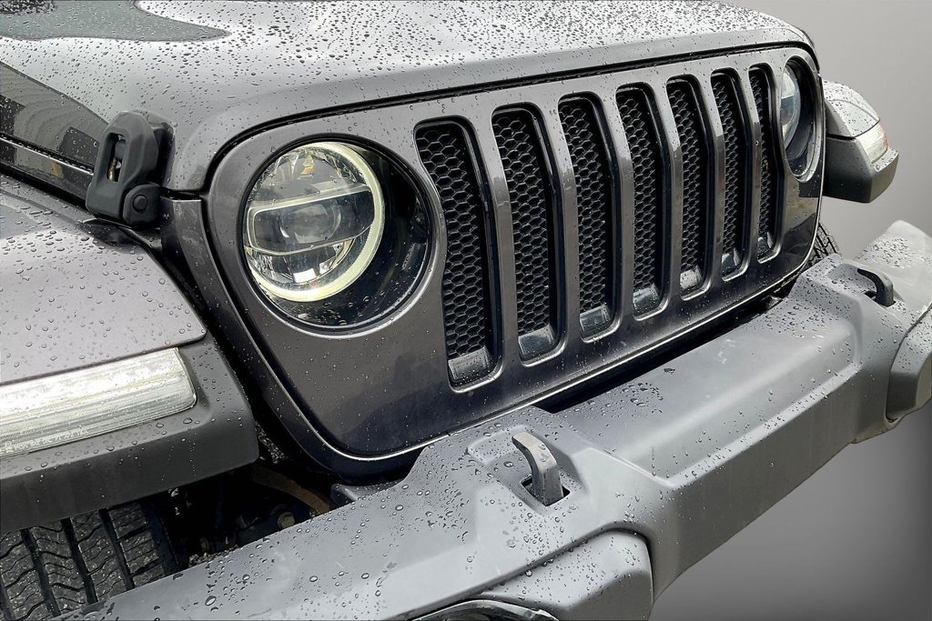 Used 2021 Jeep Wrangler Unlimited Sahara AWD/4WD image 31