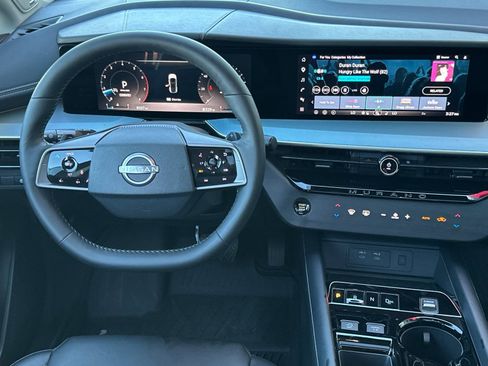 Used 2025 Nissan Murano SL image 13