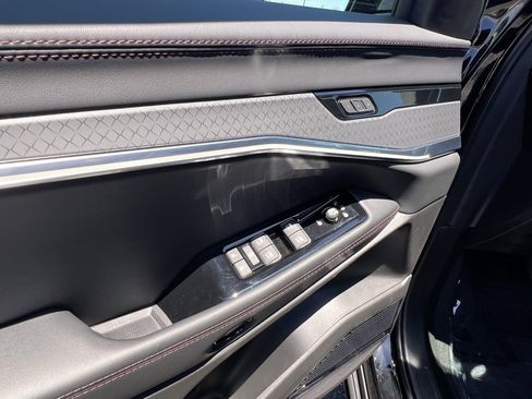 New 2025 Jeep Wagoneer S Limited image 11