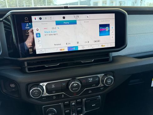 New 2026 Jeep Gladiator Sport image 18