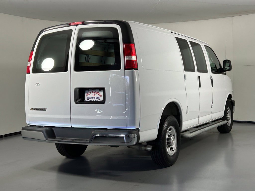 Used 2025 Chevrolet Express 2500 w/ Driver Convenience Package RWD image 7