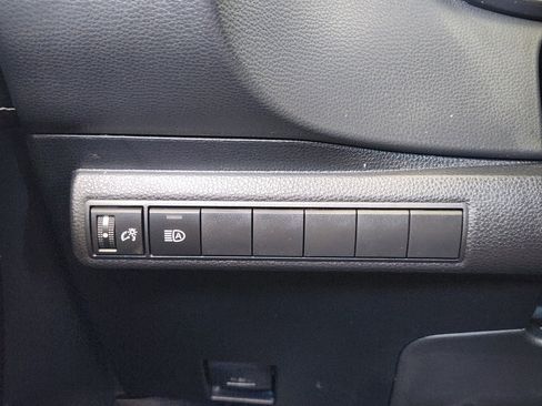 Used 2025 Toyota Corolla XSE FWD image 22