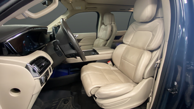 Used 2021 Lincoln Navigator L Reserve w/ Luxury Package AWD/4WD image 9