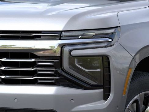 New 2026 Chevrolet Suburban Premier w/ Sun And Tow Package AWD/4WD image 10