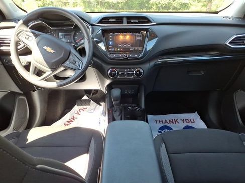 Used 2023 Chevrolet TrailBlazer LT w/ Convenience Package FWD image 10