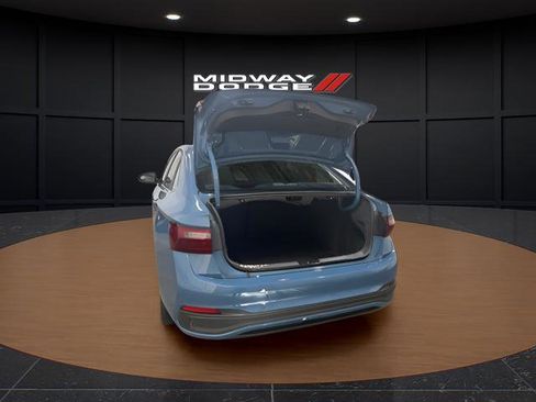 Used 2025 Volkswagen Jetta SE FWD image 7