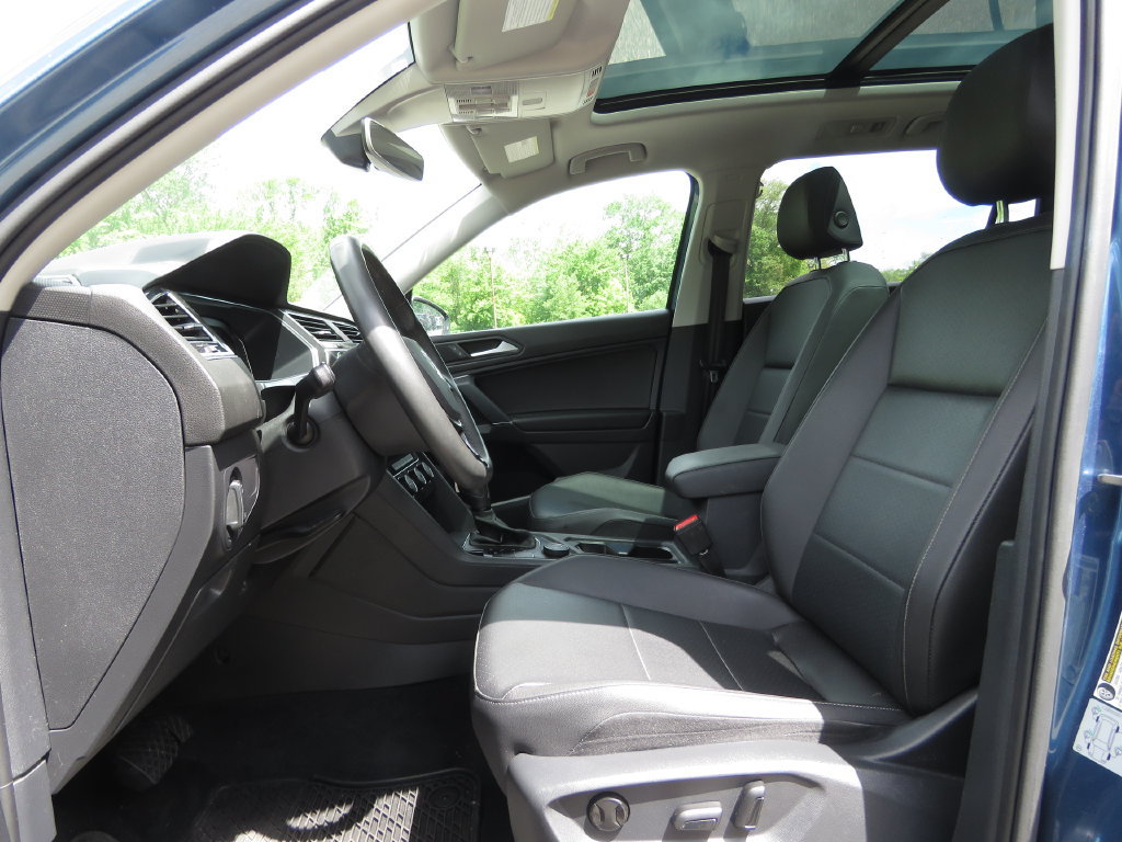Used 2020 Volkswagen Tiguan SEL AWD/4WD image 10
