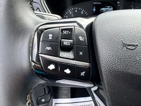 Used 2022 Ford Escape SE w/ SE Sport Appearance Package FWD image 19