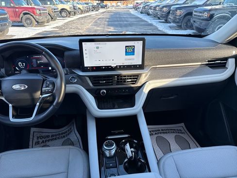 Used 2025 Ford Explorer Platinum w/ LUX Leather Package image 26