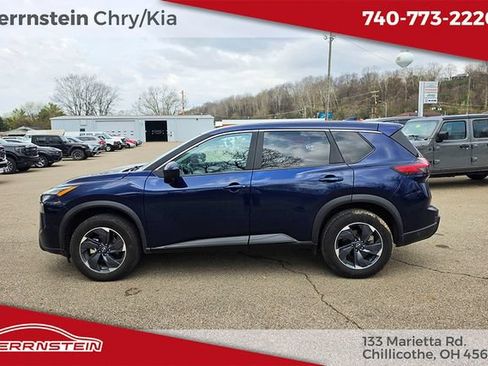 Used 2024 Nissan Rogue SV FWD image 4
