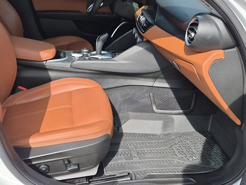 Used 2021 Alfa Romeo Giulia Sprint w/ Nero Edizione image 16