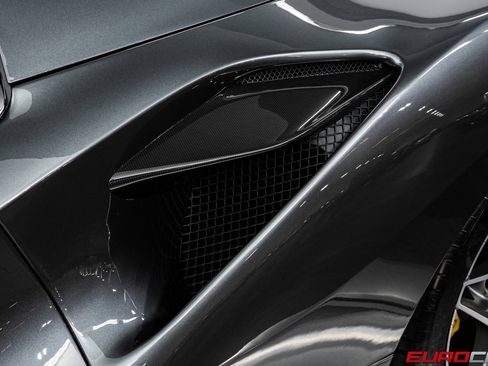 Used 2022 Ferrari F8 Tributo image 19