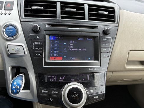 Used 2012 Toyota Prius V Five image 10