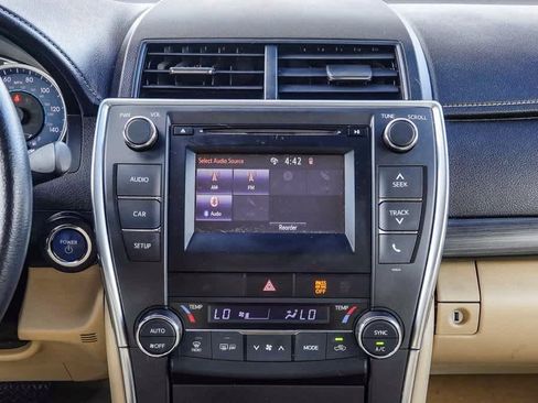 Used 2017 Toyota Camry LE image 12