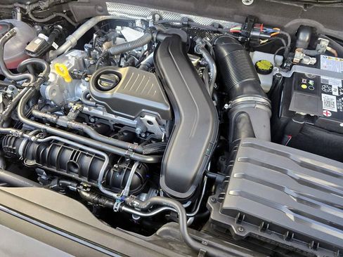 New 2026 Volkswagen Taos S FWD image 7