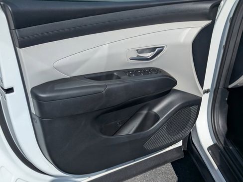 Used 2025 Hyundai Tucson SE image 10