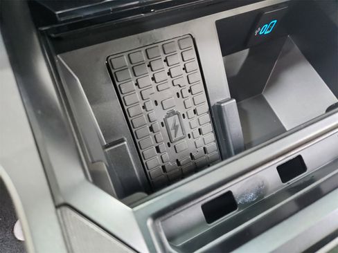 New 2026 Ford F250 Lariat w/ Chrome Package image 32