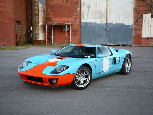 Used 2006 Ford GT image 3