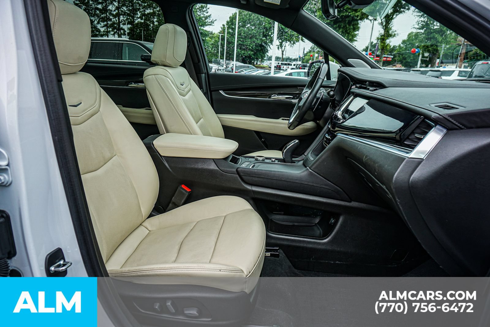 Used 2023 Cadillac XT6 Sport w/ Technology Package AWD/4WD image 24