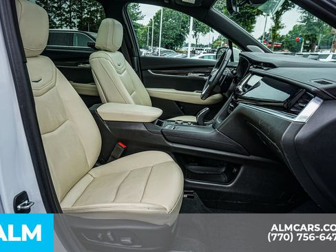 Used 2023 Cadillac XT6 Sport w/ Technology Package AWD/4WD image 24