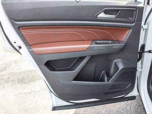 Used 2022 Volkswagen Atlas SEL Premium image 30