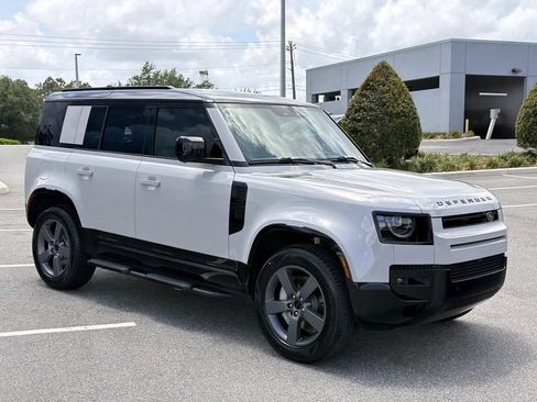 New 2026 Land Rover Defender 110 X-Dynamic SE AWD/4WD image 7