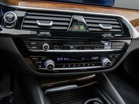 Used 2019 BMW 530i xDrive 530i xDrive image 23