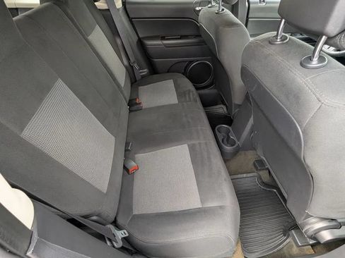 Used 2016 Jeep Patriot Latitude FWD image 14