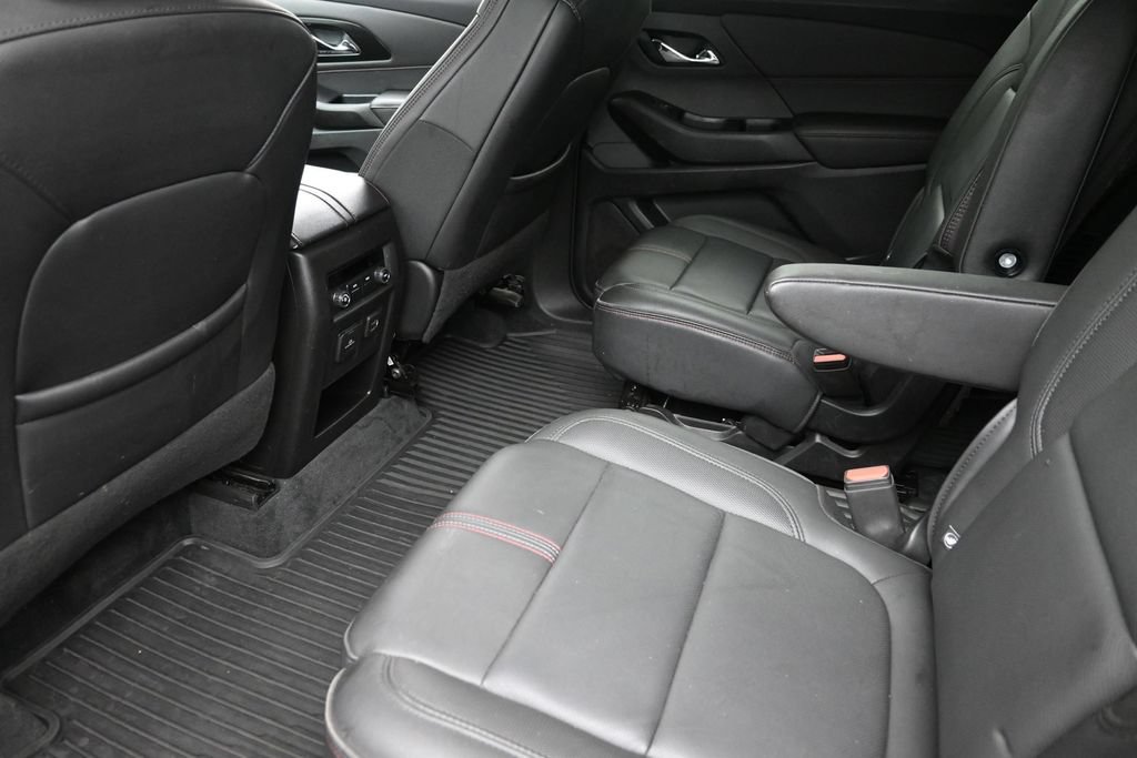 Used 2023 Chevrolet Traverse RS AWD/4WD image 14