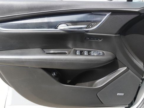 Used 2017 Cadillac XT5 Luxury w/ Driver Awareness Package image 21