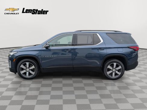 Used 2022 Chevrolet Traverse LT w/ LT Premium Package AWD/4WD image 2
