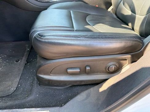 Used 2017 Buick Enclave Leather AWD/4WD image 16