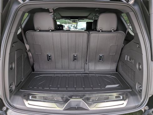 New 2026 GMC Yukon Denali w/ Denali Reserve Package AWD/4WD image 18