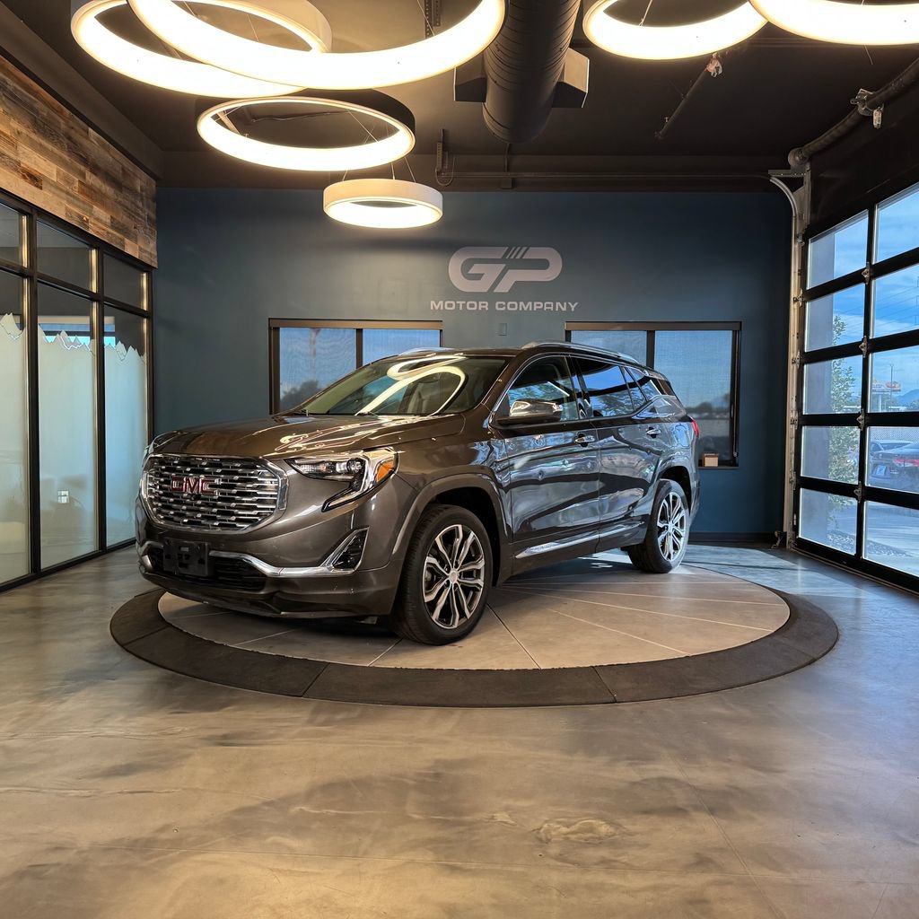 Used 2019 GMC Terrain Denali w/ GMC Pro Grade Package AWD/4WD image 7
