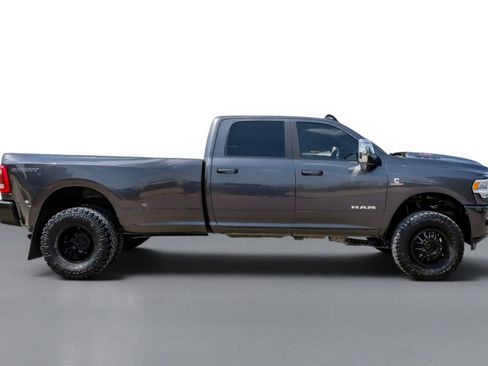 Used 2023 RAM 3500 Laramie AWD/4WD image 5