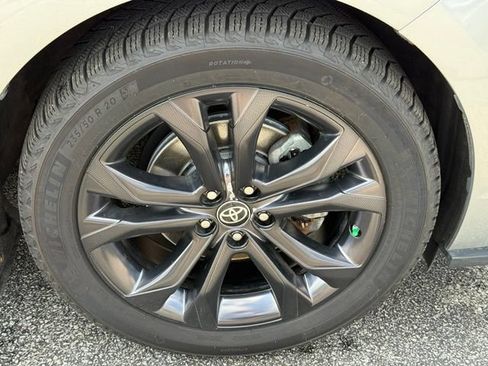 Used 2024 Toyota Sienna XSE FWD image 8