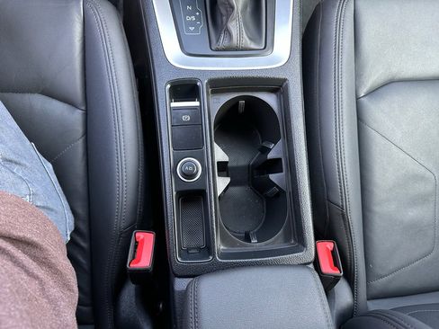 Used 2025 Audi Q3 2.0T Premium image 16