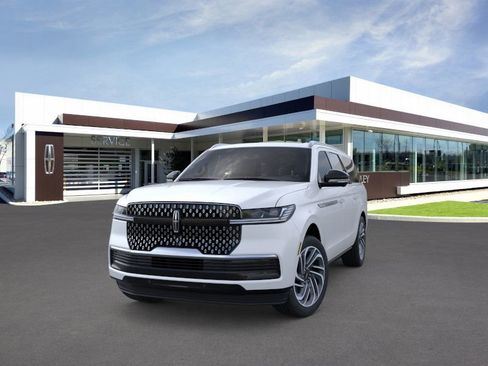 New 2025 Lincoln Navigator L Reserve image 2