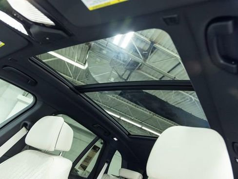 New 2026 BMW X5 xDrive50e image 16