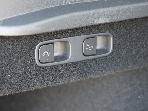 Used 2025 Tesla Model Y Long Range image 11